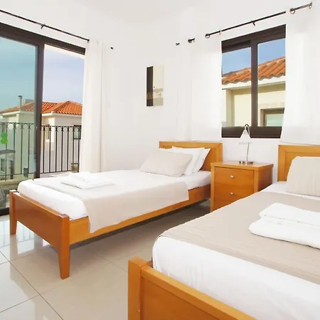 Villa Isaura Paralímni